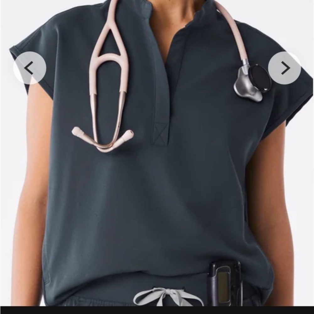 Figs scrub top